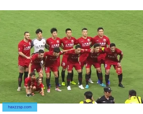 上港对阵华夏焦点之战解析球队战术与赛季走势前景预测与关键球员表现